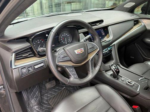 Stellar Black Metallic 2022 Cadillac XT5 Premium Luxury