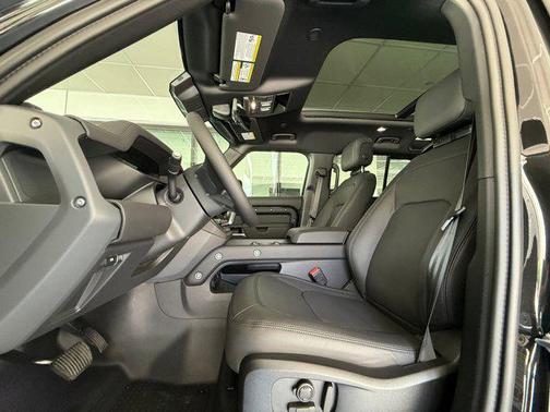 Santorini Black Metallic 2026 Land Rover Defender P300 S