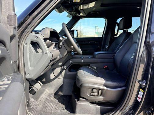 2025 Land Rover Defender 110 P300