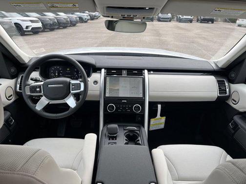 2025 Land Rover Discovery P300 S