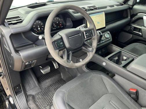 2023 Land Rover Defender 110 V8