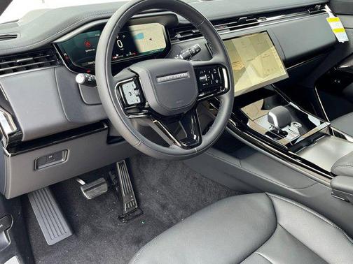 Borasco Grey Metallic 2026 Land Rover Range Rover Sport SE