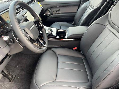 Borasco Grey Metallic 2026 Land Rover Range Rover Sport SE