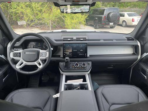 2025 Land Rover Defender 130 P300 S