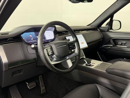 Black 2024 Land Rover Range Rover P400 SE