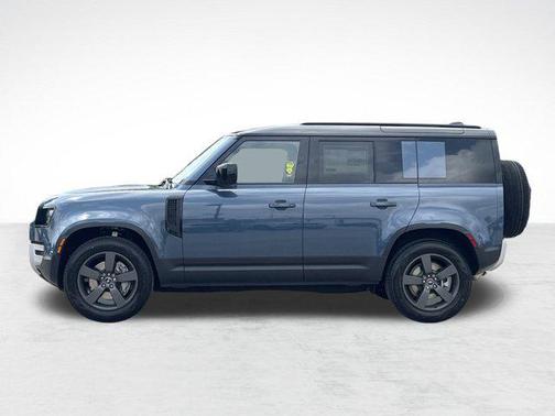 2025 Land Rover Defender 110 P300