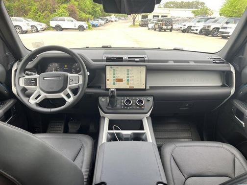 2025 Land Rover Defender 110 P300