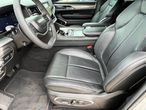 2022 Jeep Wagoneer Series III Carbide 4x4