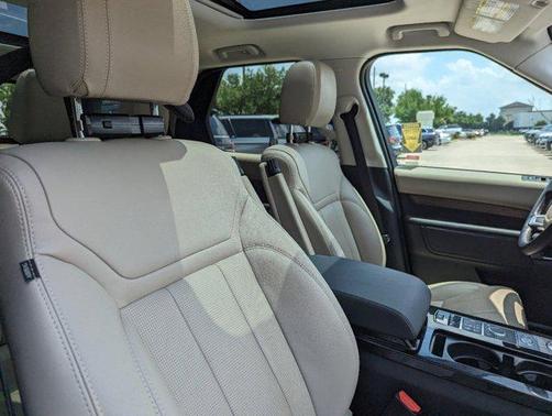Gray 2018 Land Rover Discovery HSE