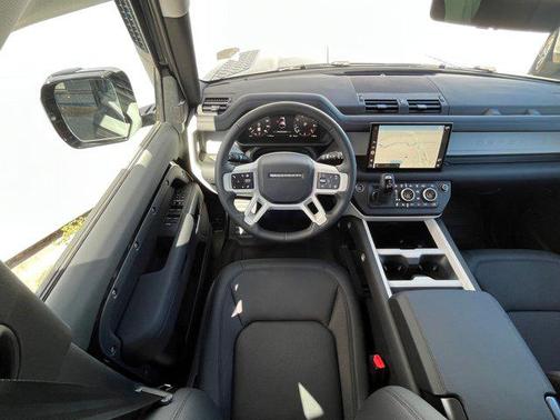 2025 Land Rover Defender 110 P300