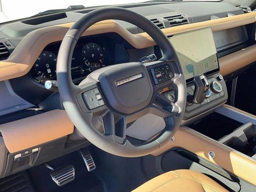 2026 Land Rover Defender 110 V8