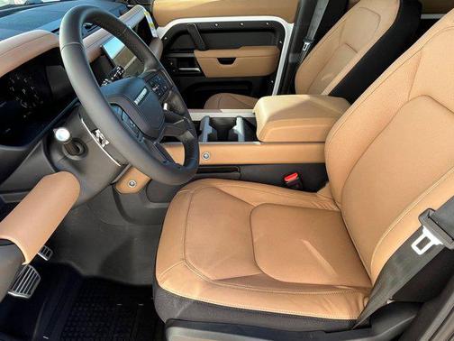 2026 Land Rover Defender 110 V8