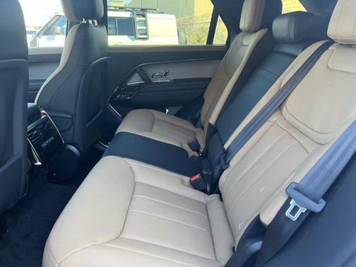 2025 Land Rover Range Rover Sport SE