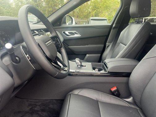 Ostuni Pearl White Metallic 2025 Land Rover Range Rover Velar P250 SE R-Dynamic