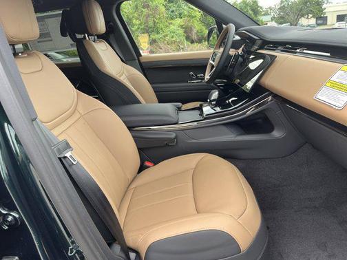 2025 Land Rover Range Rover Sport SE