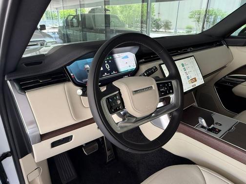 Fuji White 2026 Land Rover Range Rover P530 SE 7 Seat