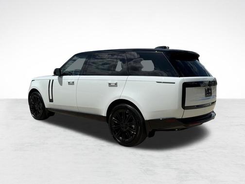 Fuji White 2026 Land Rover Range Rover P530 SE 7 Seat