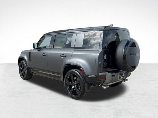 2026 Land Rover Defender 110 V8
