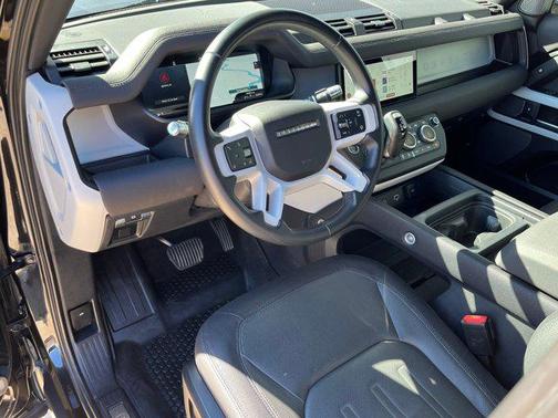 2022 Land Rover Defender 110 X-Dynamic SE