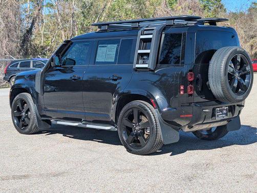 2022 Land Rover Defender 110 X-Dynamic SE