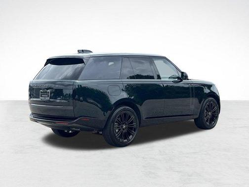 2025 Land Rover Range Rover P400 SE