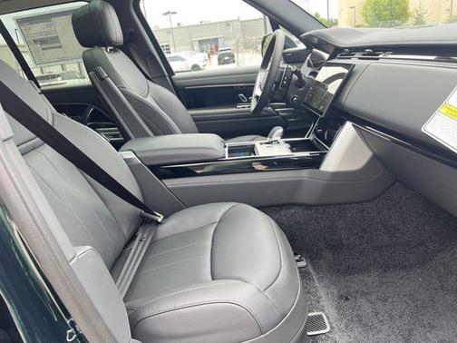 2025 Land Rover Range Rover P400 SE