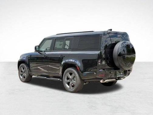 Santorini Black Metallic 2026 Land Rover Defender P400 X-Dynamic SE