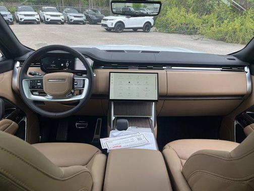 2025 Land Rover Range Rover P530 SE