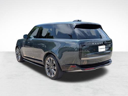 Green 2024 Land Rover Range Rover P400 SE