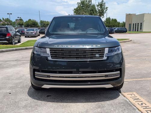 Green 2024 Land Rover Range Rover P400 SE