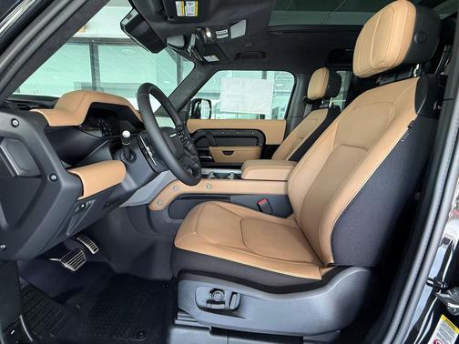 Santorini Black 2026 Land Rover Defender V8