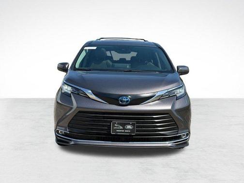 Predawn Gray Mica 2023 Toyota Sienna XLE