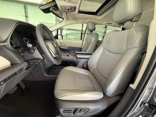 Predawn Gray Mica 2023 Toyota Sienna XLE