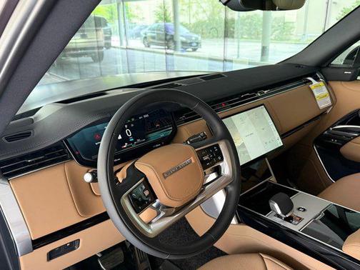 Tourmaline Brown SV Bespoke Ultra Metallic Satin 2026 Land Rover Range Rover P550e SE