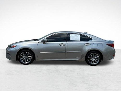 2016 Lexus ES 300h Base