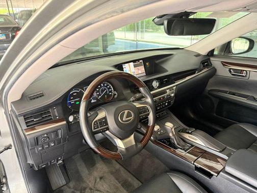 2016 Lexus ES 300h Base