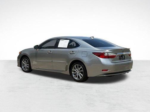 2016 Lexus ES 300h Base