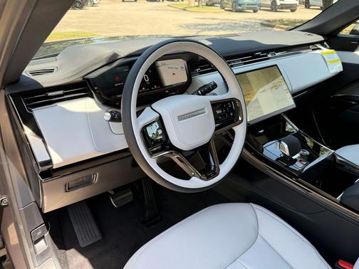 Charente Grey Premium Metallic 2026 Land Rover Range Rover Sport SE