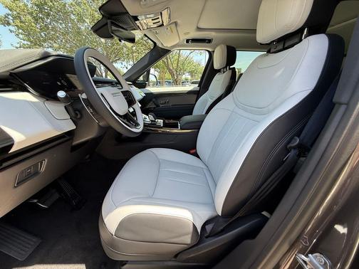 Charente Grey Premium Metallic 2026 Land Rover Range Rover Sport SE