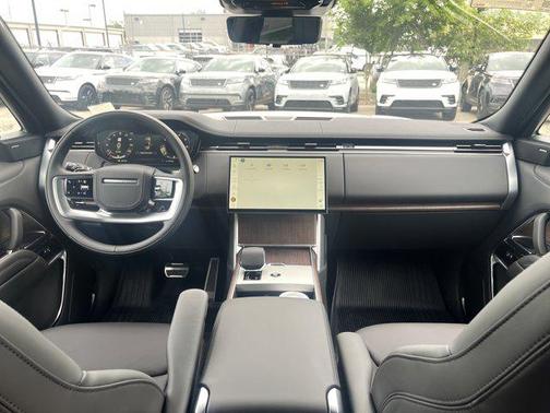 2025 Land Rover Range Rover P400 SE