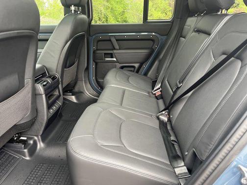 2025 Land Rover Defender 110 P400 S