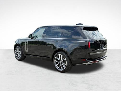 Santorini Black 2026 Land Rover Range Rover P530 SE