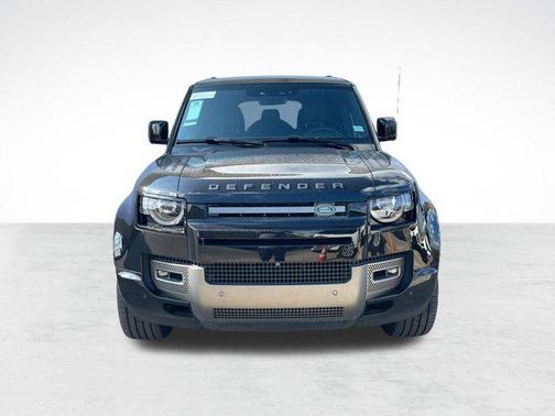 2025 Land Rover Defender 130 P400 Outbound