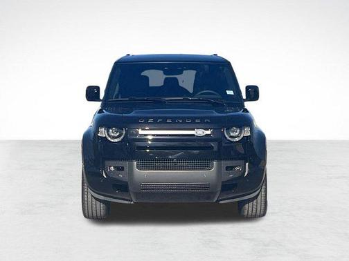 2025 Land Rover Defender 130 P400 Outbound