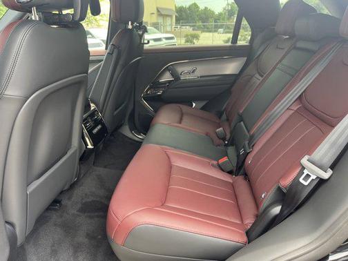 2025 Land Rover Range Rover Sport SE