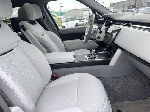 2023 Land Rover Range Rover SV