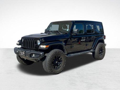2023 Jeep Wrangler 4-Door Sahara Altitude 4x4