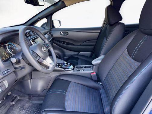 Deep Blue Pearl 2023 Nissan Leaf SV PLUS 60 kWh