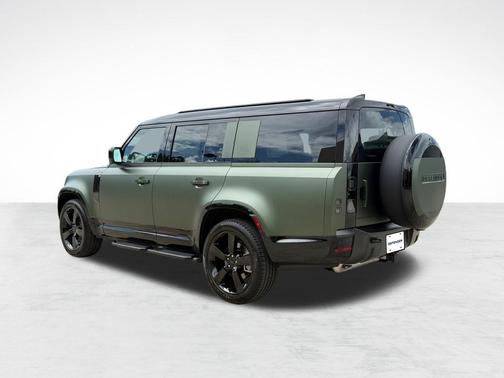 Woolstone Green Metallic 2026 Land Rover Defender P400 X-Dynamic SE