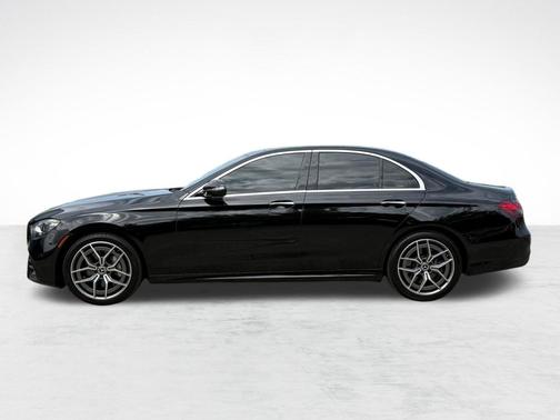 Obsidian Black Metallic 2022 Mercedes-Benz E-Class 4MATIC